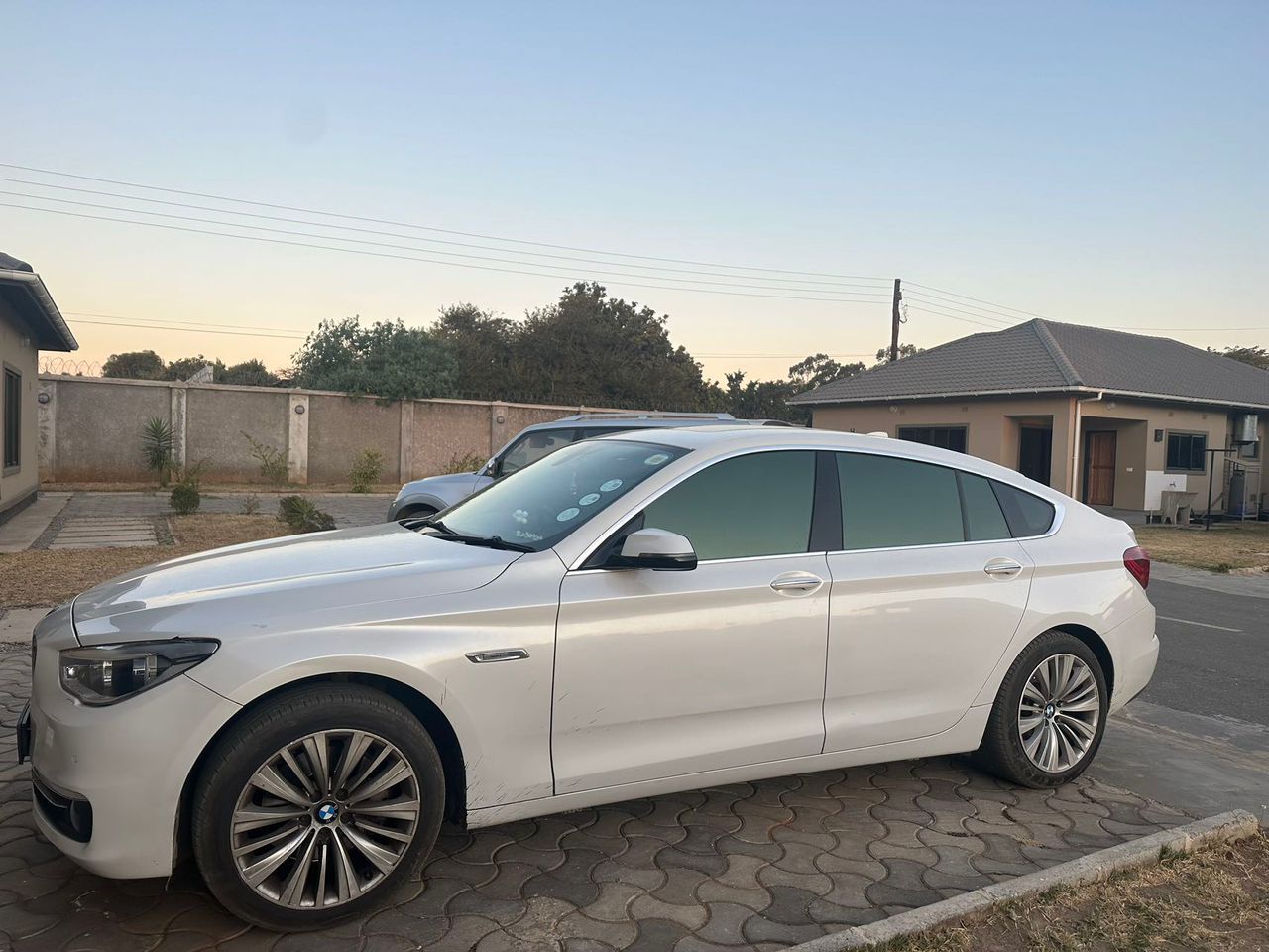 BMW 5 Series 2.0L 2014 - Side View