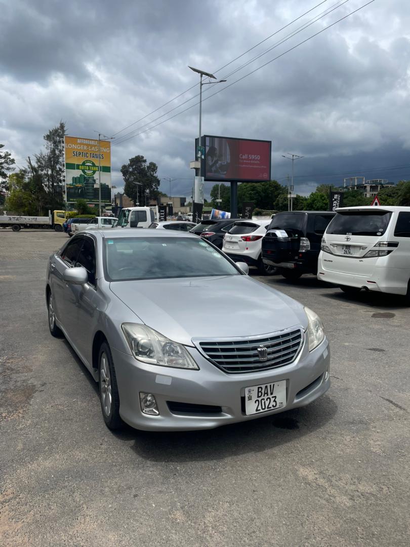 Toyota Crown 2018