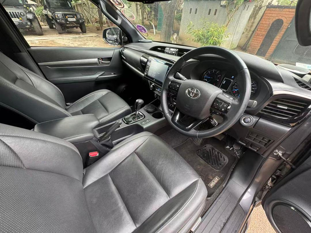 Legend 2023 - Side View