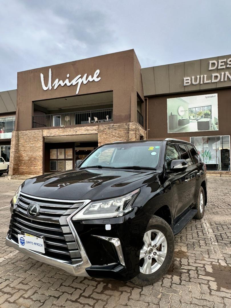 2016 LEXUS LX570 BLACK