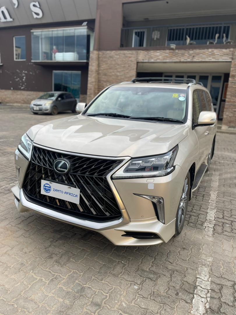 2016 LEXUS LX570 GOLD