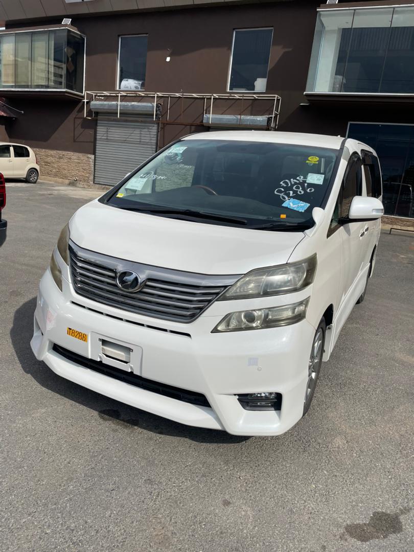 Toyota Alphard 2015