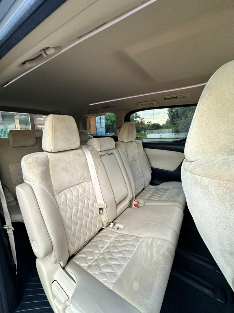 Toyota Alphard View 5