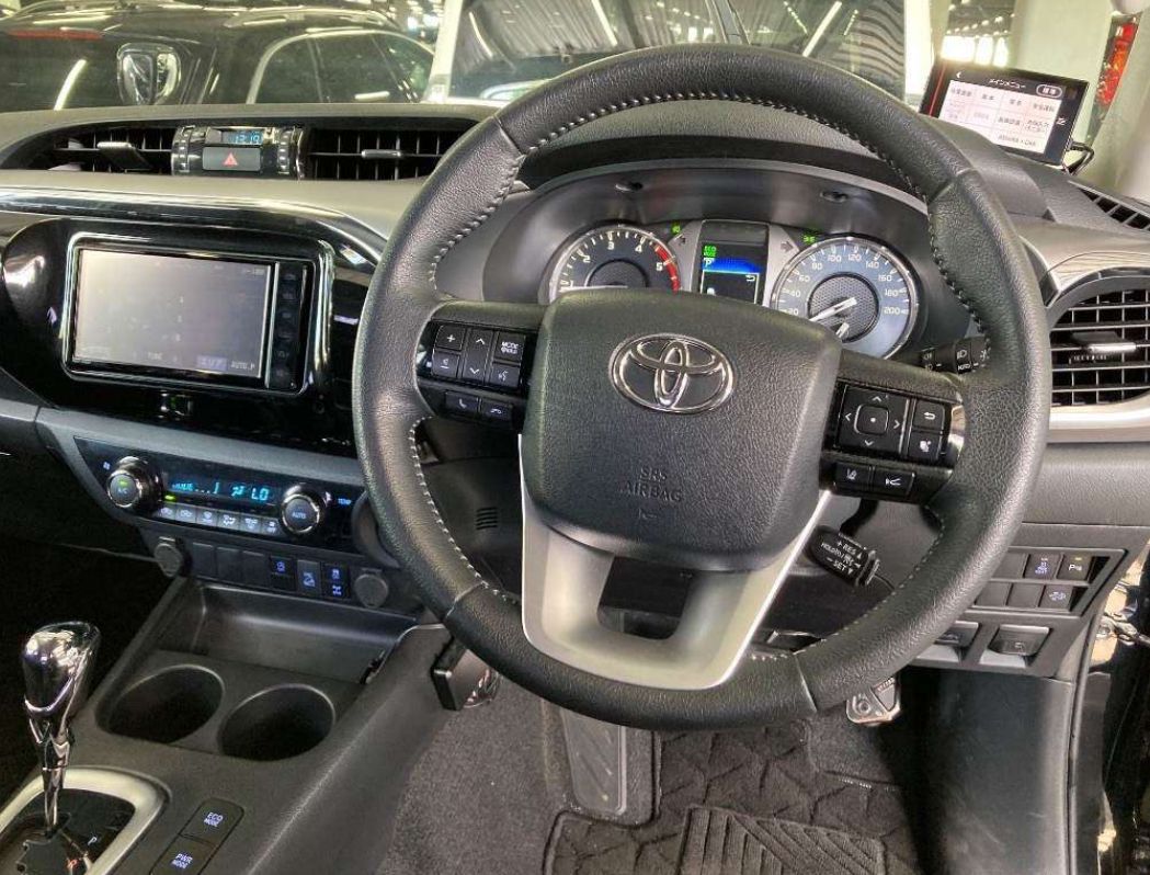 Toyota Hilux 2018 - Side View