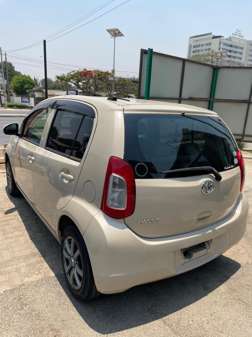 Toyota Passo Yellow 2013 - Dashboard