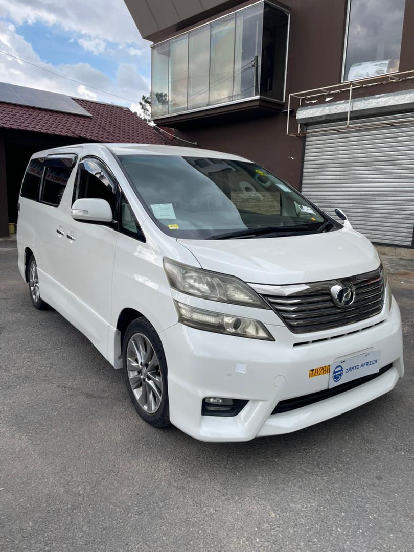 Toyota Velfire 2010 - Side View