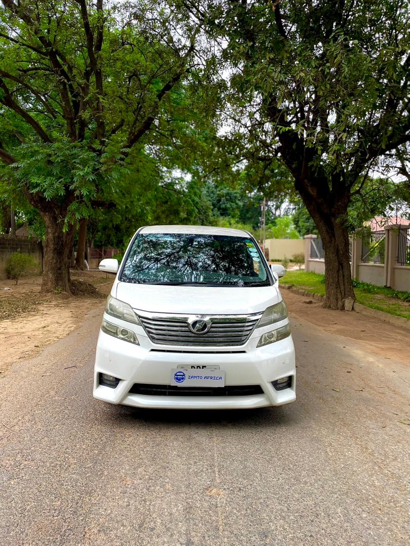 Toyota Velfire 2011 - Side View