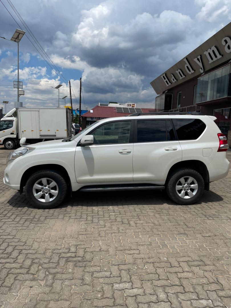 Toyota Land Cruiser Prado 2014 - Side View