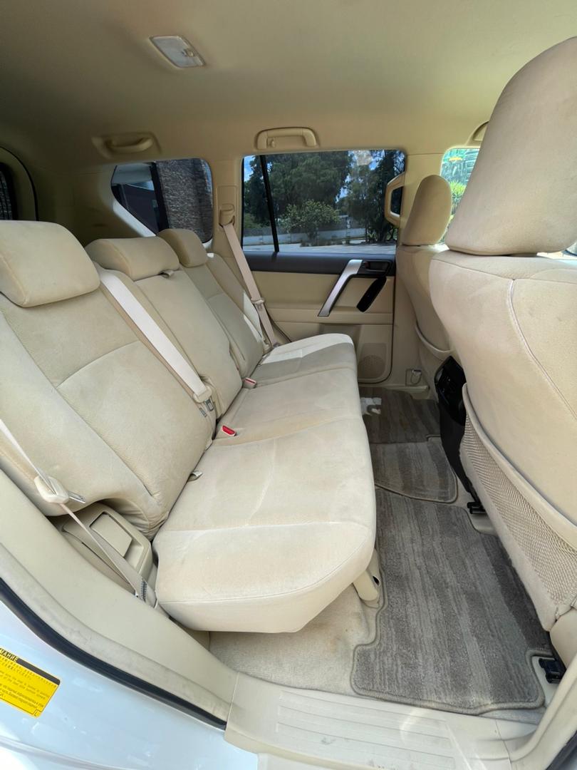 Toyota Land Cruiser Prado 2014 - Interior